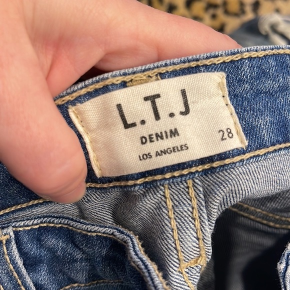 BUNDLE 3 for $75 
L.T.J. “Sienna” High Waist distressed blue Jeans Size 28 - Picture 4 of 5